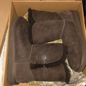 Bailey Button Uggs
